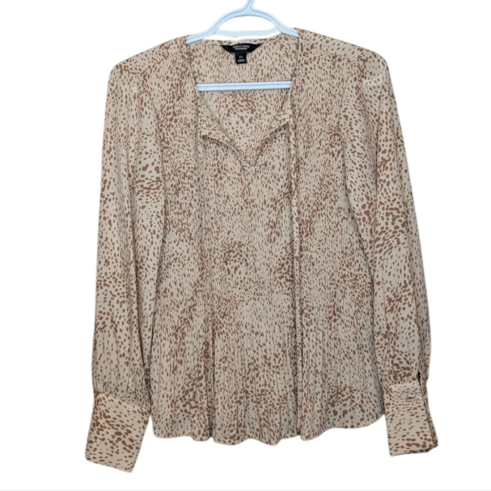 Simply Vera Vera Wang Tan Beige  Brown Accordion Style Spotted Blouse XS